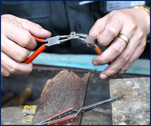宝石鑑定資格講座と資格の概要・受験資格まとめ